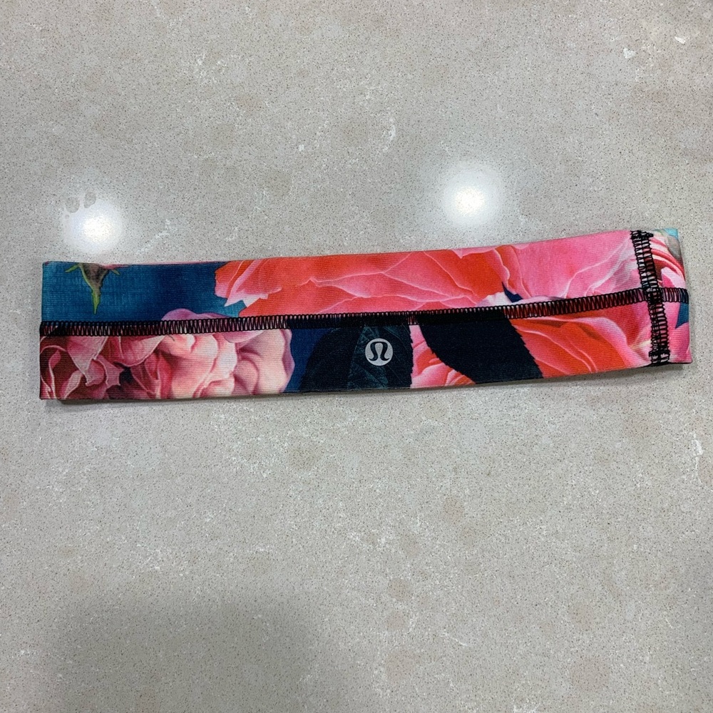 Lululemon rose headband